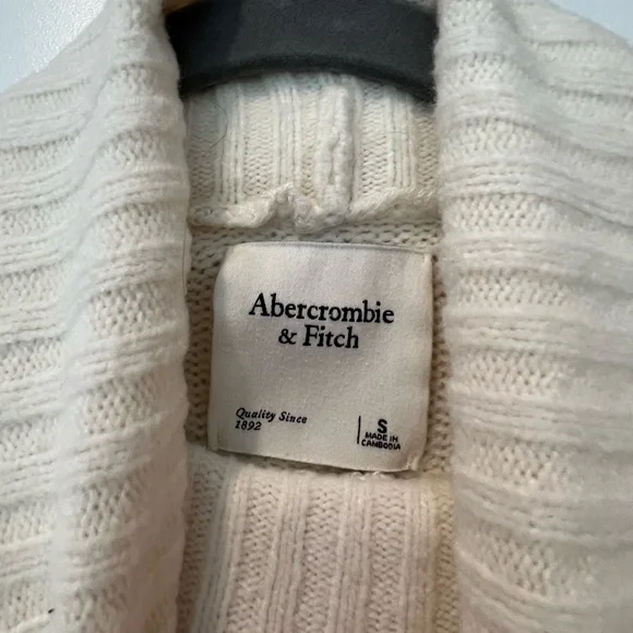 Abercrombie Turtleneck Sweater (Size Small, Off-White Color) - Picture 5 of 7